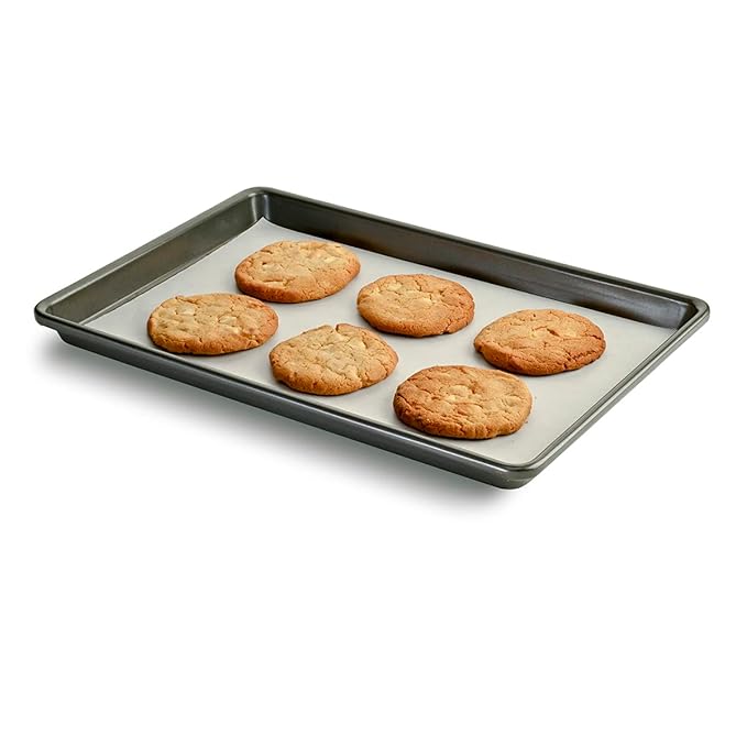 Amazon Basics Parchment Paper for Baking, 90 Sq Ft Roll, 1 Pack - Image 5