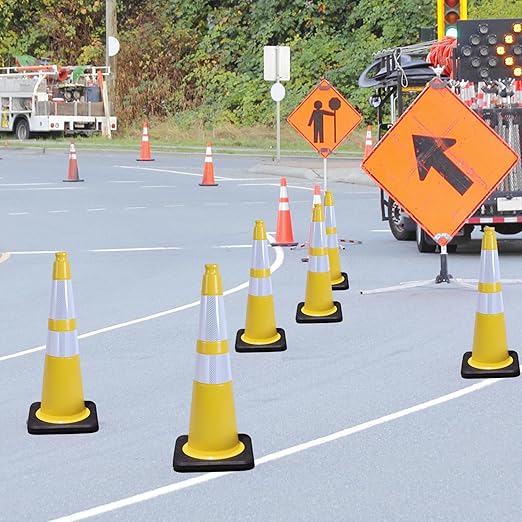 OrangeStar 4-Pack 28" Traffic Cones, Heavy Duty Base - Image 6