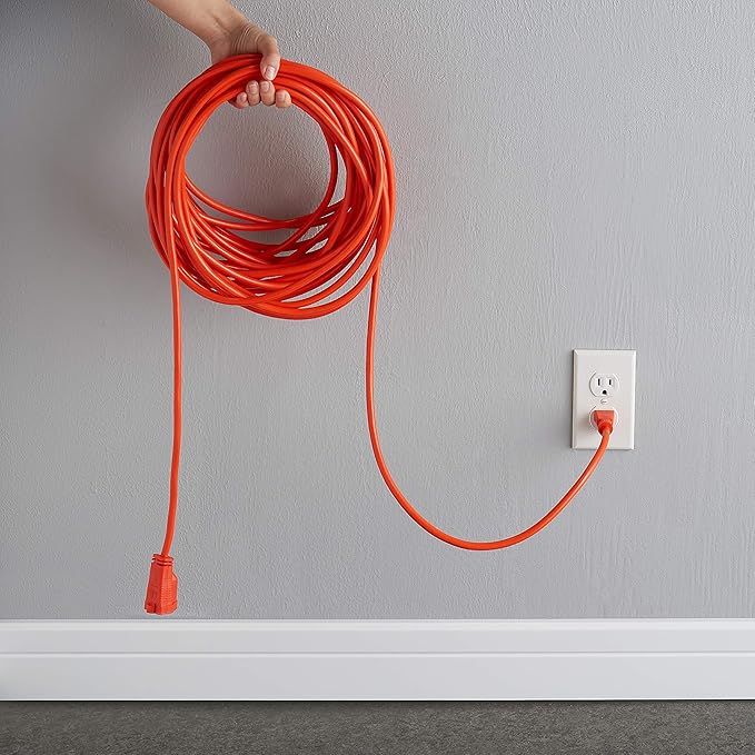 Amazon Basics 50 foot 3-Prong Vinyl Indoor/Outdoor Extension Cord - Image 7