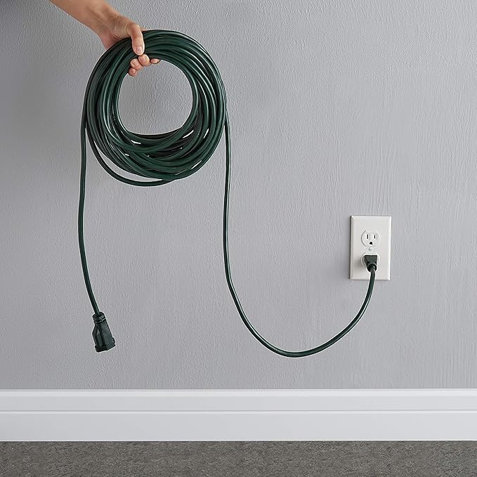 Amazon Basics 50-foot 3-Prong Vinyl Indoor/Outdoor Extension Cord - Image 5